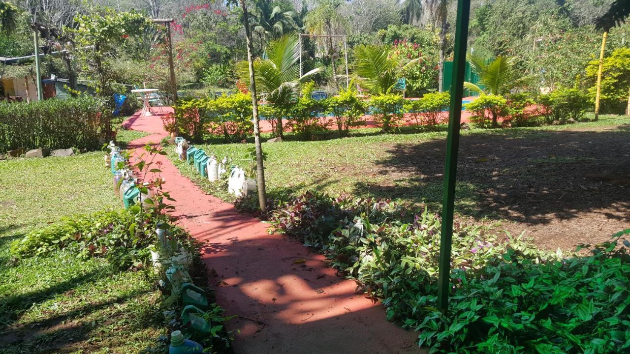 Hotel Y Residencial Amigos Puerto Iguazu Exterior photo